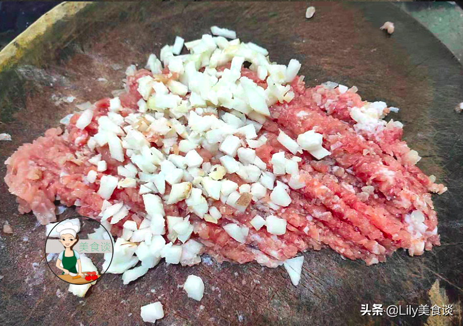 夏天多给孩子做这蒸菜吃，营养高蛋白，蒸10分钟就好，鲜嫩好消化