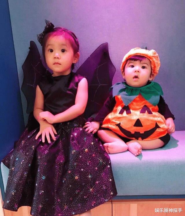 都说贾静雯女儿咘咘美，但她这几张合影，却被别人抢了“风头”？