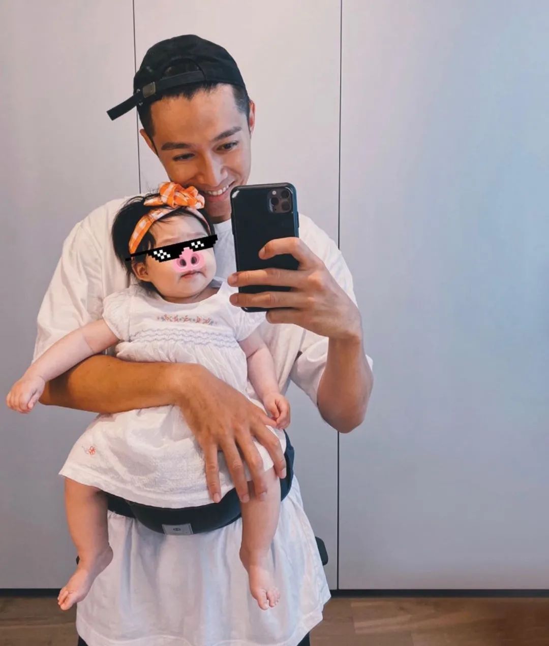 37岁周柏豪再度当爸，儿女双全凑成“好”字，发长文感谢圈外老婆