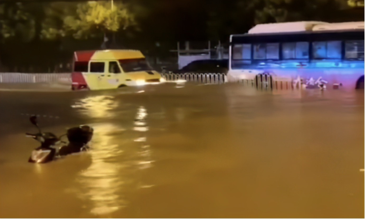 底盤高，無懼雨季！防護強，一起“看海”