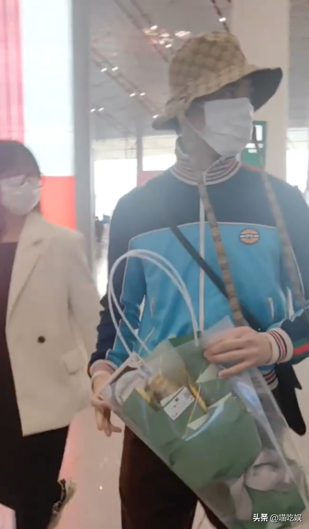 Really firm! The bamboo shoot that Wu Lei sends vermicelli made from bean starch is fried ate, did not forget: He returns gift of female vermicelli made from bean starch in public