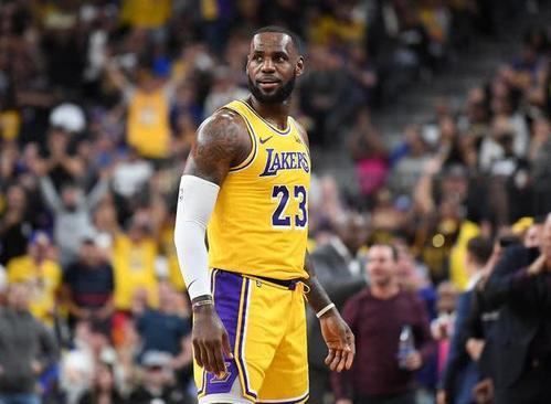 第一人之爭！三大超巨首輪數據：詹皇場均大三元 小卡字母哥30+