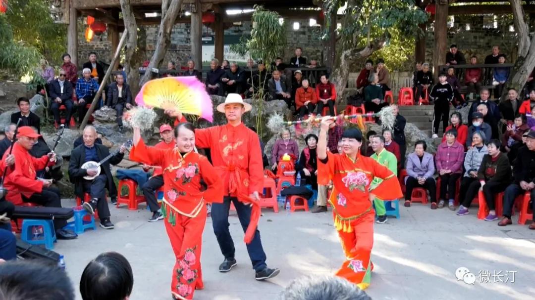 福建长汀：龙潭公园上演非遗好戏