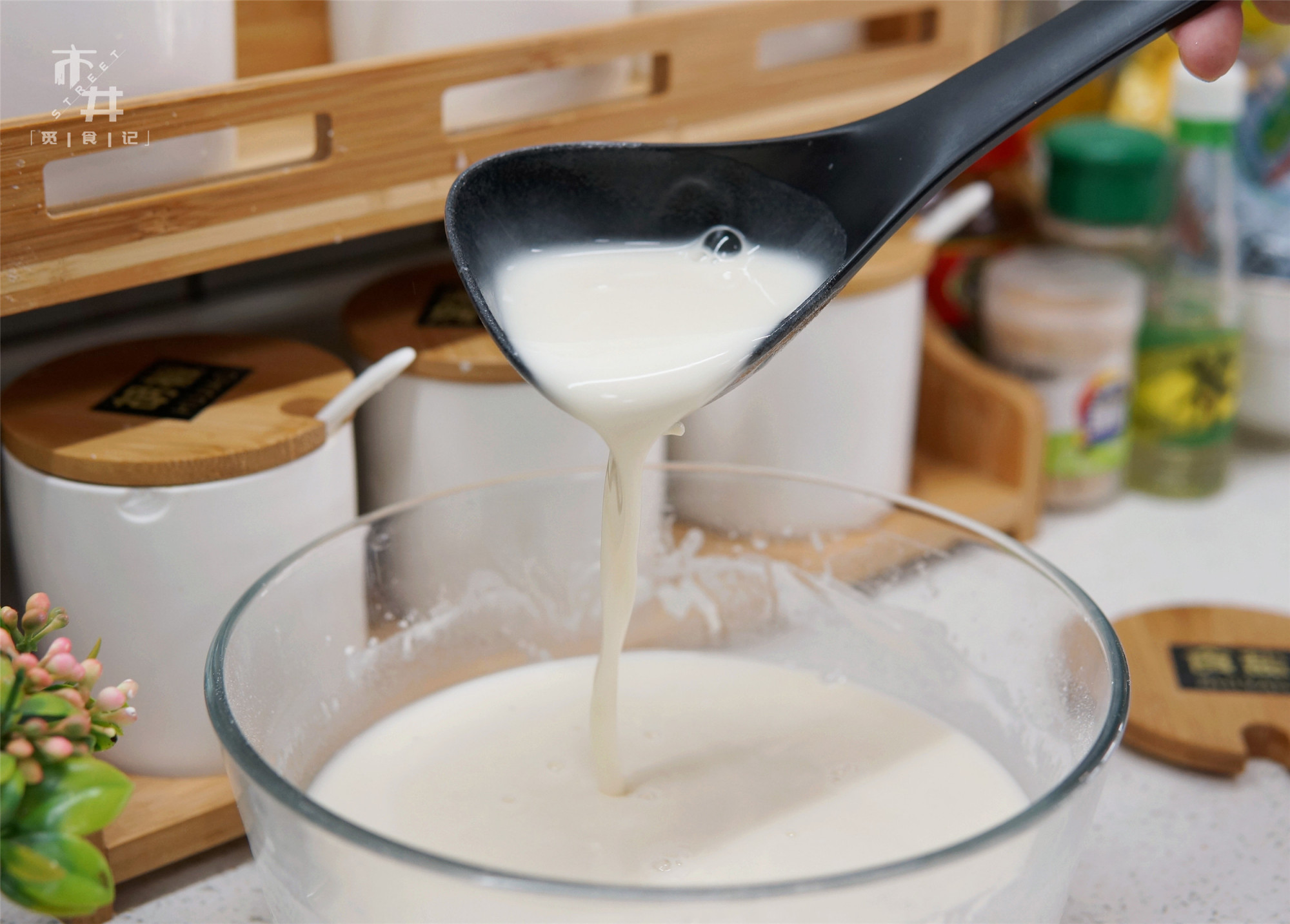 黄豆酱番茄酱靠边站，这酱2块钱做一碗，吃烤鸭离不开，蘸啥都香