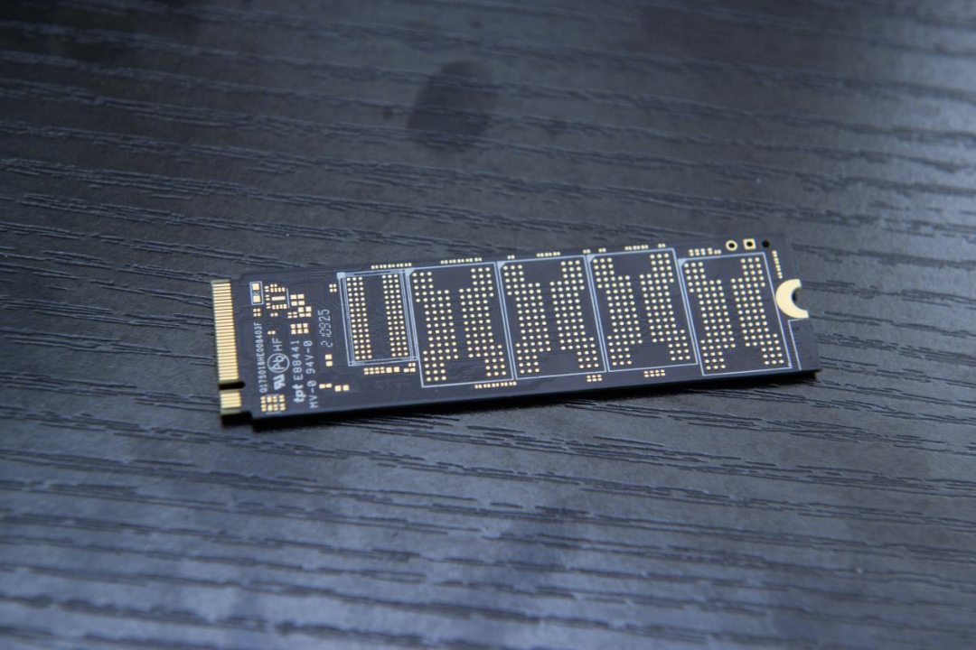 aigo国民好物固态硬盘P7000简评：如何实现PCIe 4.0满速运行