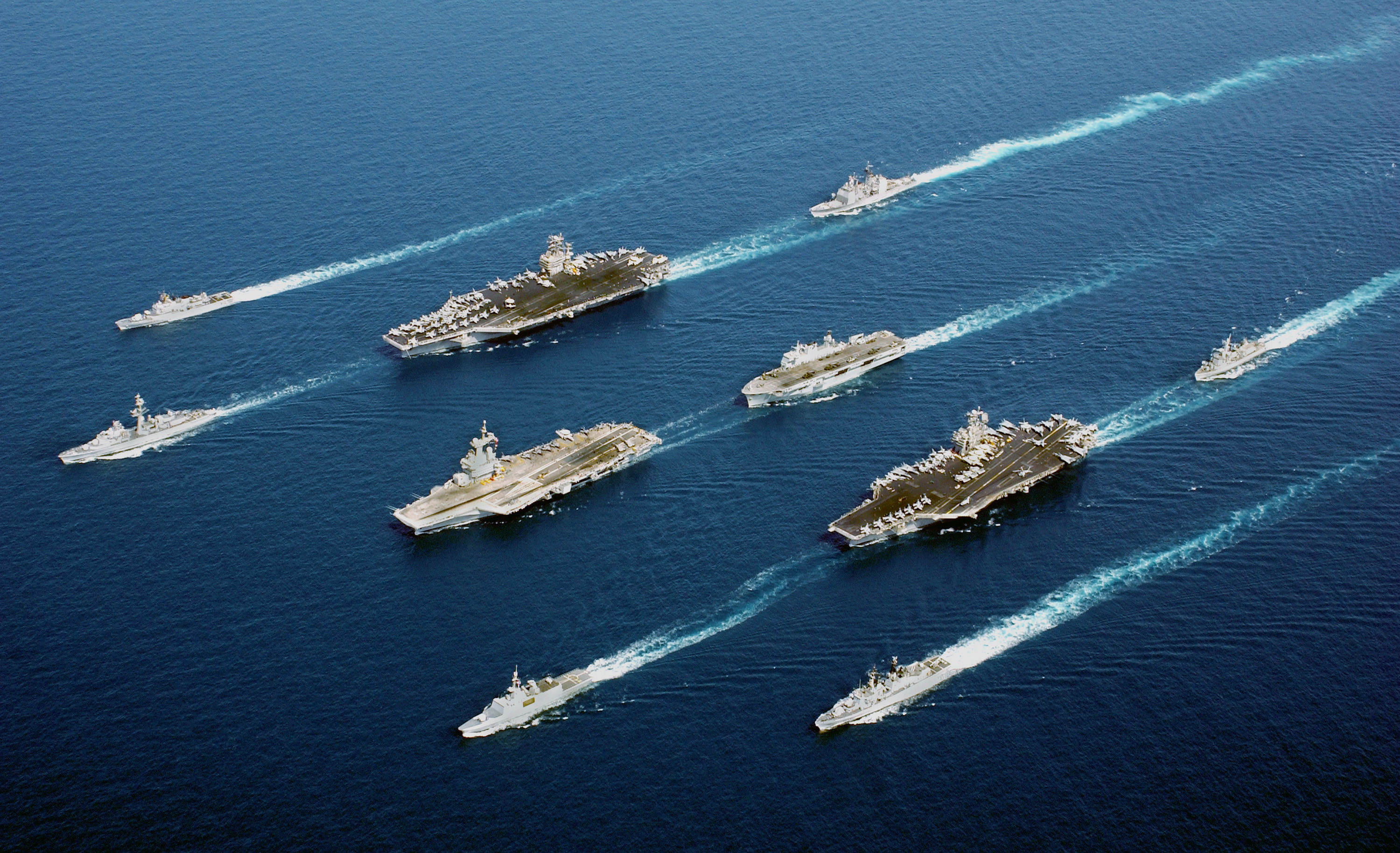 美国力推组建新舰队，遏制中国不遗余力，澳大利亚甘愿充当桥头堡