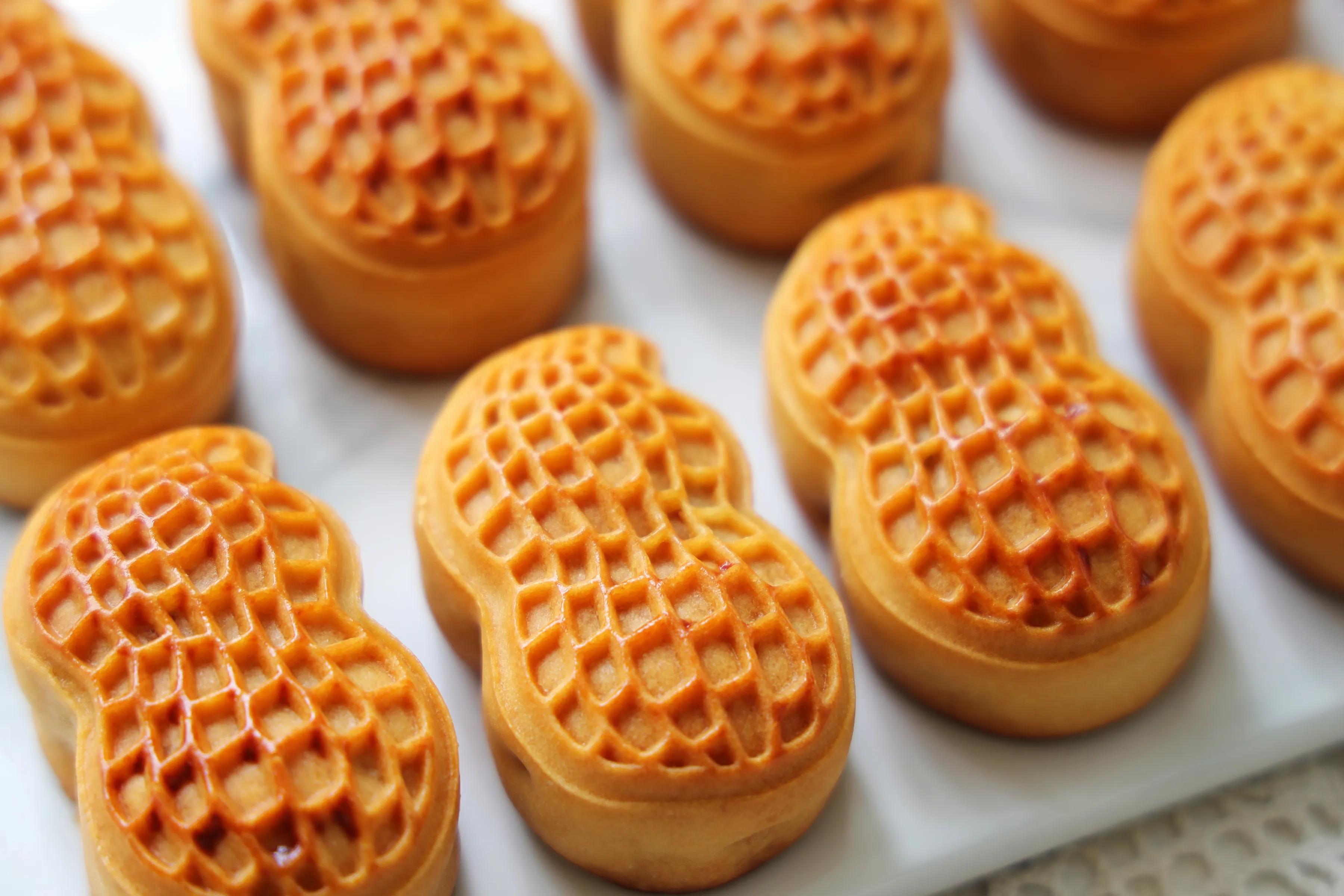 火爆全网的花生月饼，搭配豪华的五仁馅料，吃一口就停不下来