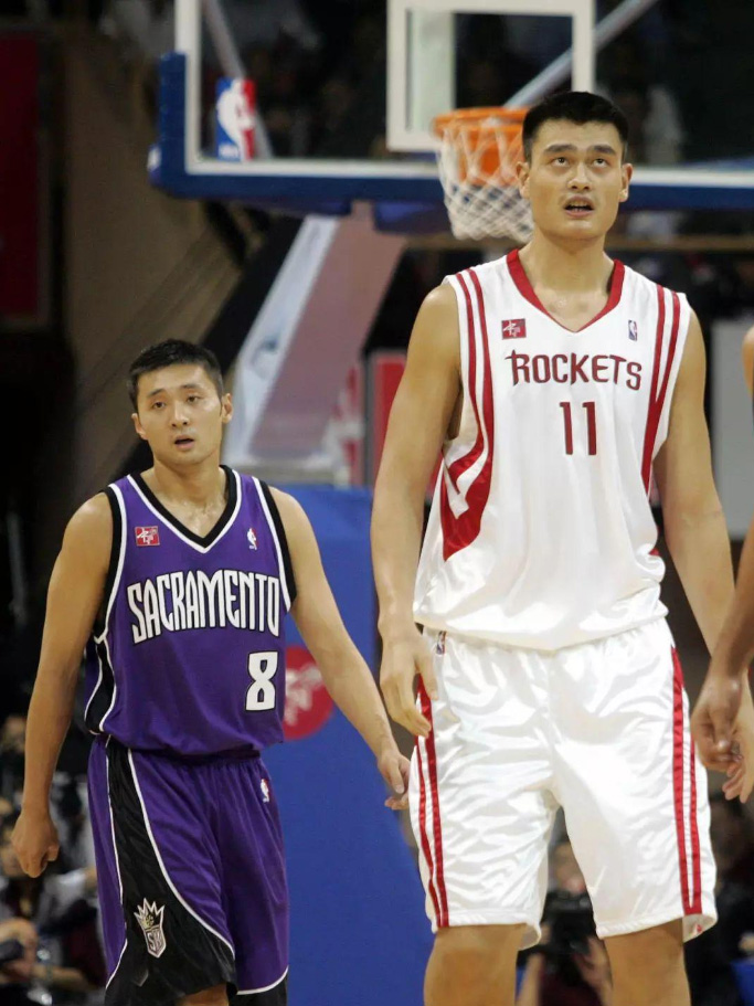 从小打中锋还是姚明队友，长大后成CBA第一位万分后卫