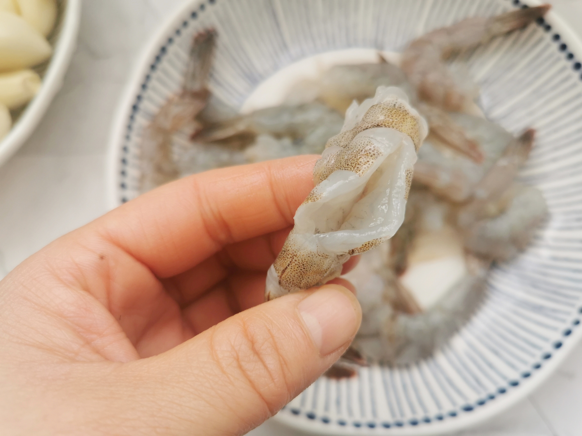 蒜蓉粉絲蝦這樣做，粉絲比蝦好吃，蒜香撲鼻，零廚藝也能學會