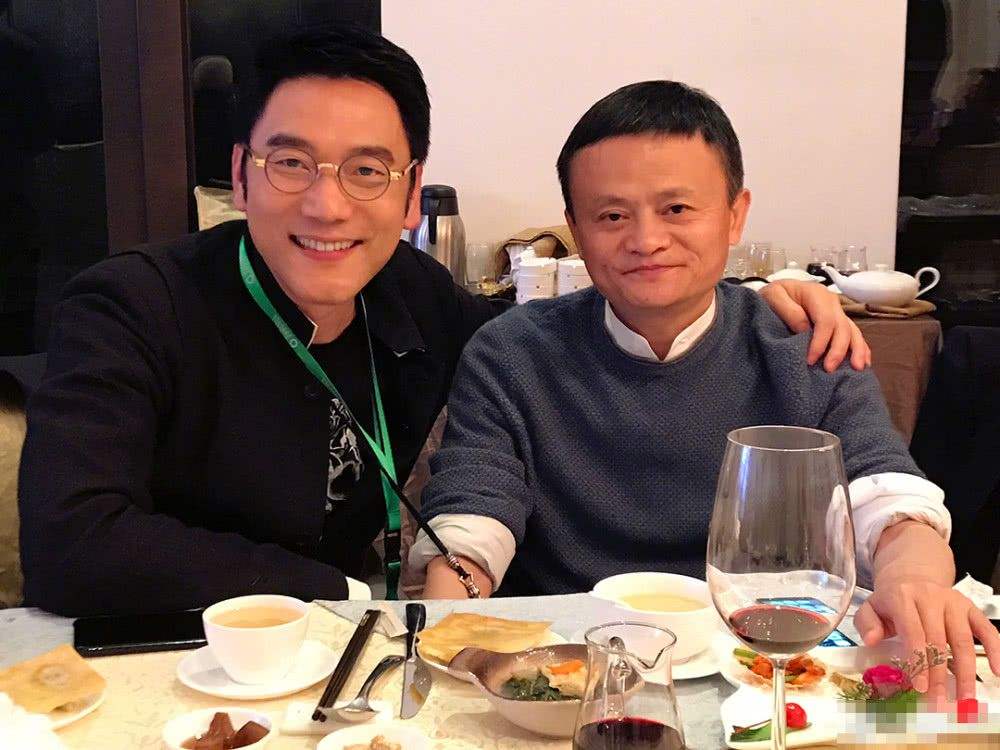 过气歌手林依轮，到底有多有钱？