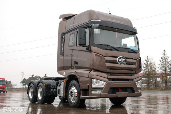 这8种颜色解放J7牵引车，哪一款才是你的最爱？