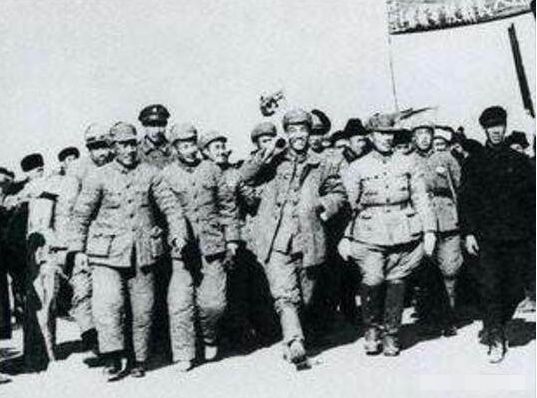 新疆棉花世界矚目，王震將軍一舉措功不可沒！毛主席表示高度讚揚