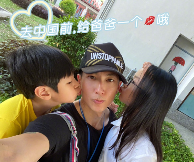 網友迪士尼偶遇吳尊，路人鏡頭下頭圍太小了，帥得發光不像倆娃爸