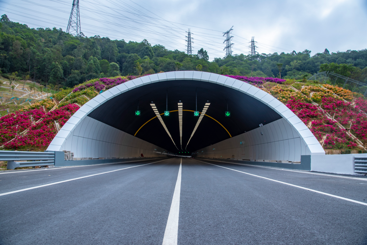 深圳一条新“东西大动脉”本月底通车，为全国