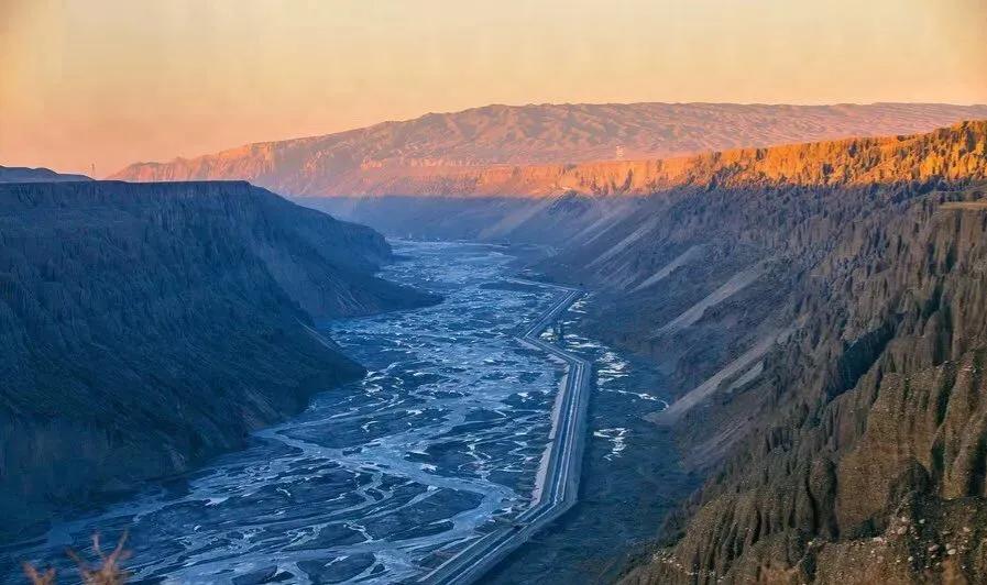 中国令人惊世骇俗的13个大峡谷奇迹，你去过几个？