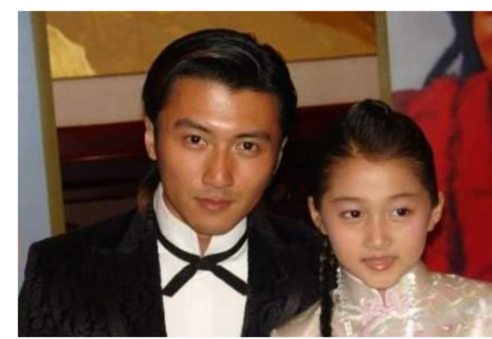 妹妹成为大明星，姐姐却在卖拉面，网友：有时选择比努力更重要