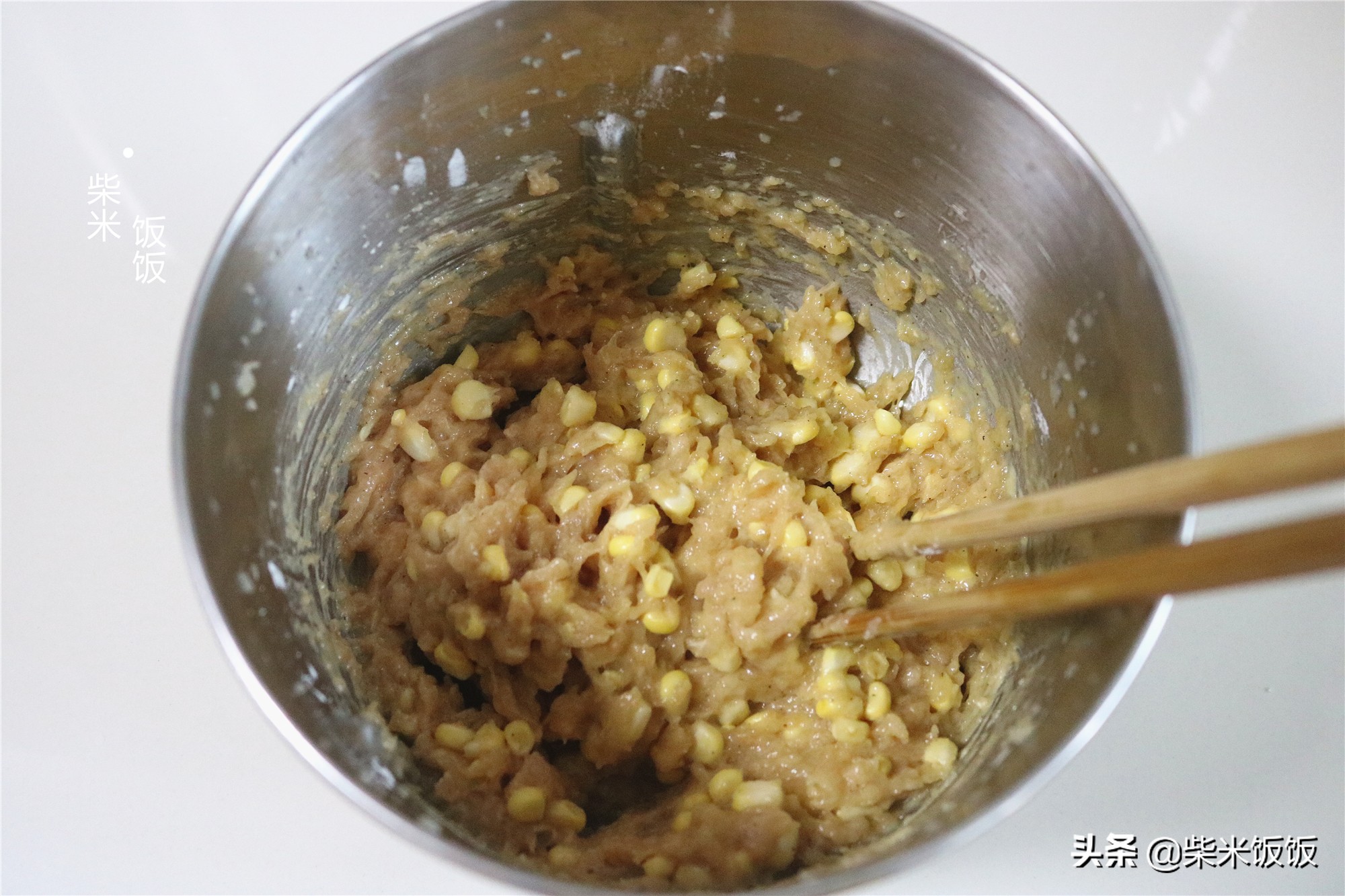 早餐，我给家人做了鸡肉堡，做法简单味道好，一个下肚能量满满
