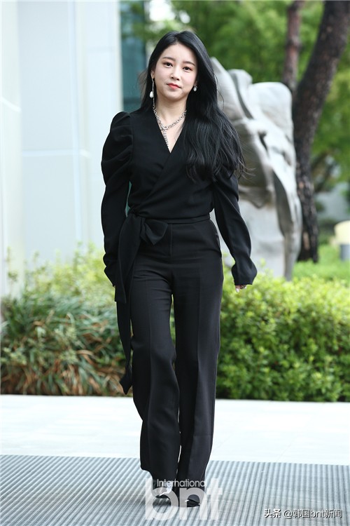 朴昭妍×金浩仲为录制综艺《黄金渔场之Radio St