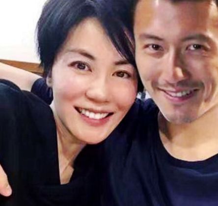 王菲现身母婴店，为谢霆锋产子，3.8公斤