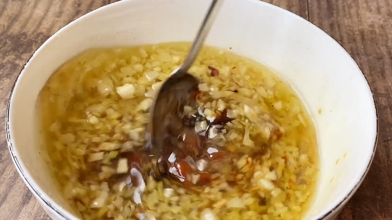 冬天要多吃雞肉，教你懶人做法，不炒不燉不油炸，鮮香嫩滑吃不夠