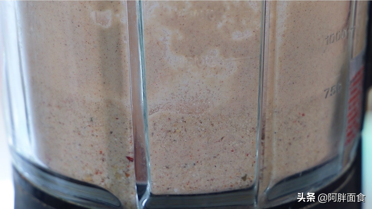 把五花肉放鍋中蒸一蒸，教會你，一層比一層好吃，年夜飯待客有面