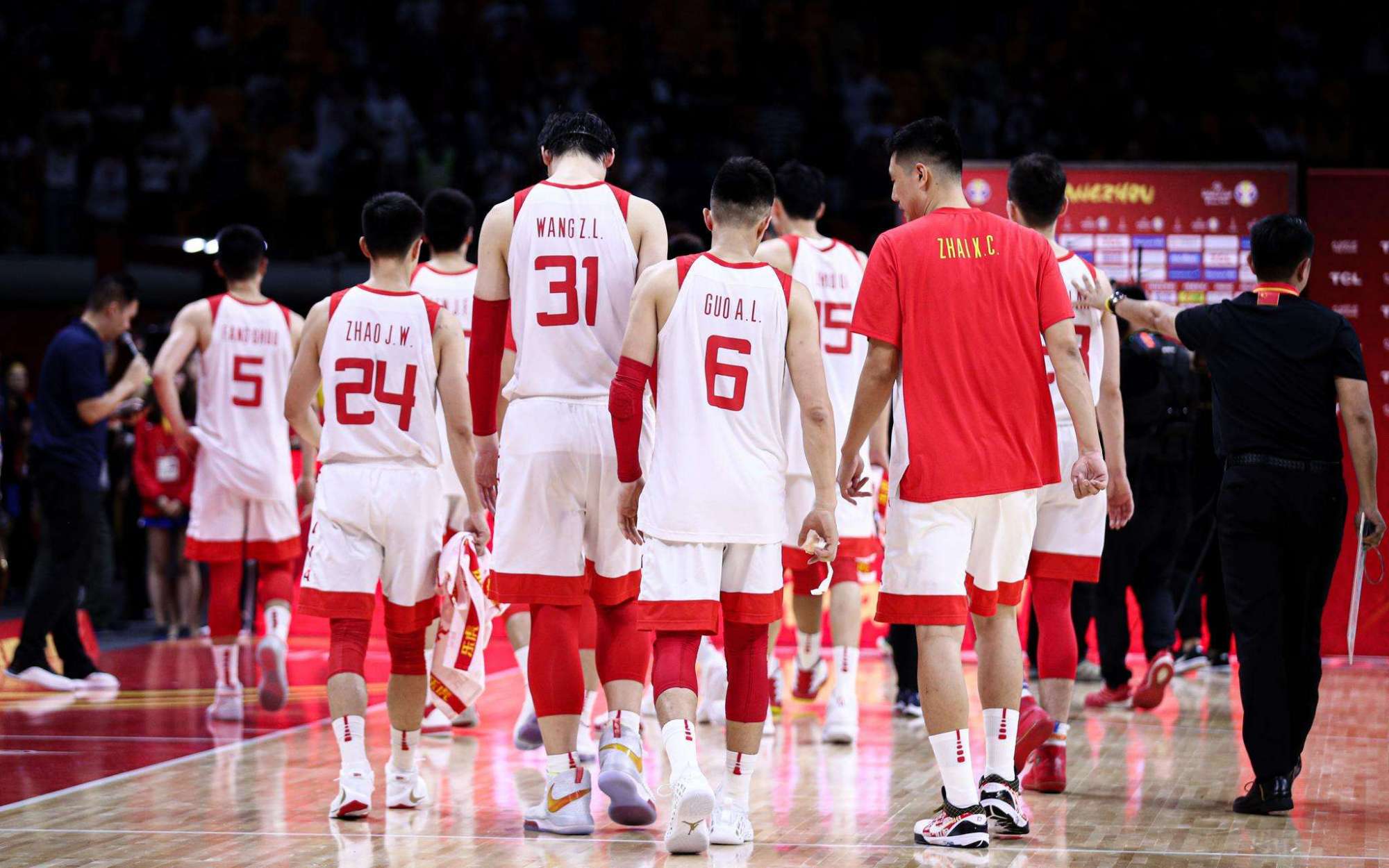 加拿大男篮阵容曝光，10人来自NBA！中国男篮遭遇死亡之组