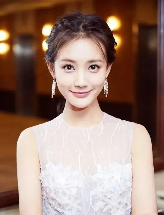 It is 90 flowers together, "Body is cold female advocate " Li Yitong, do not have Yang Zi after all the sort of " flourishing husband " constitution