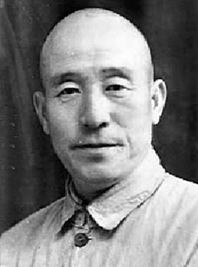 高级将领开会，傅作义宣布和谈协议，会上一片沉默，突闻将军痛哭