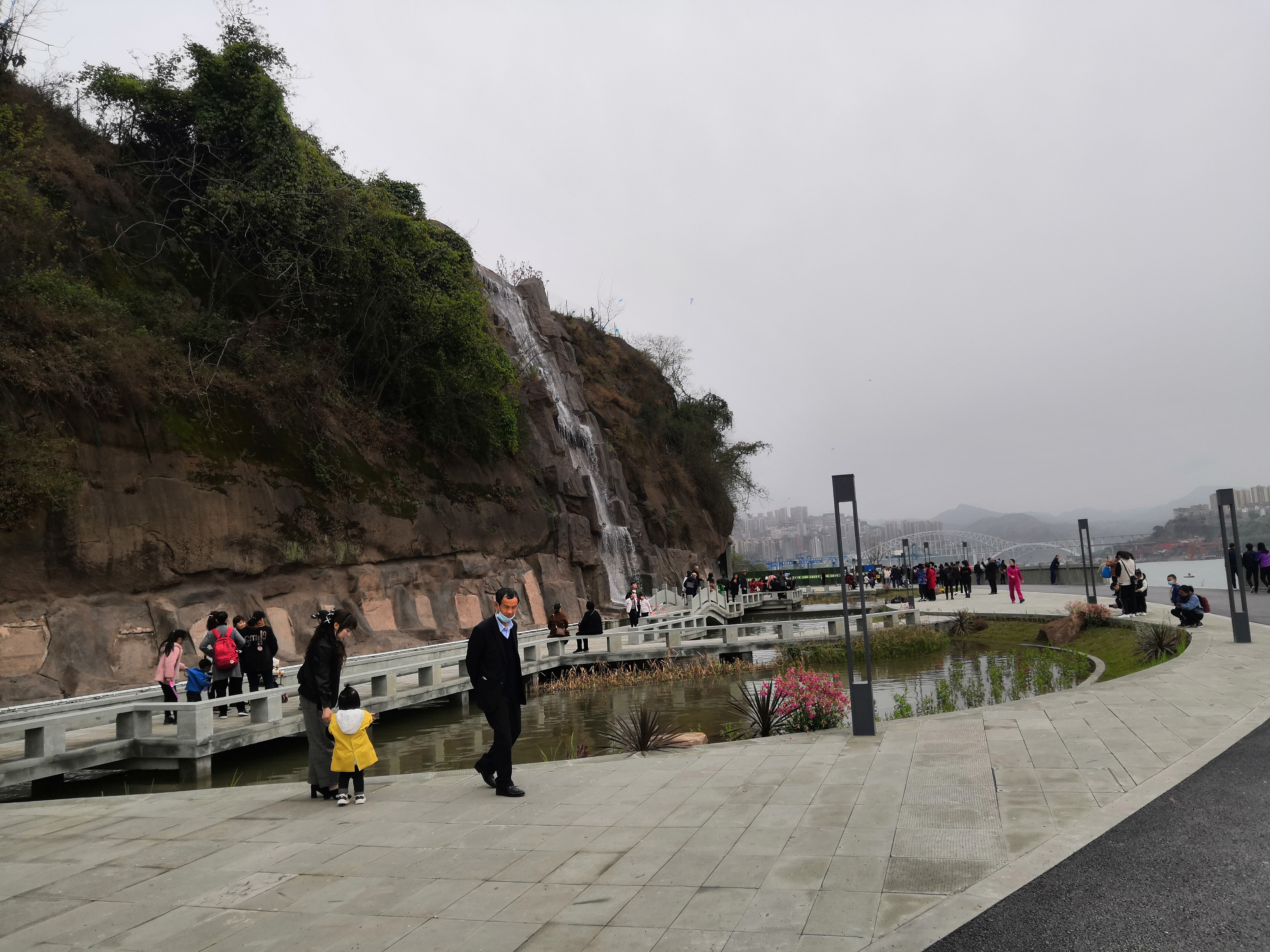 闲游万州樱花度体育公园，人工打造6景13地-长江边的运动公园