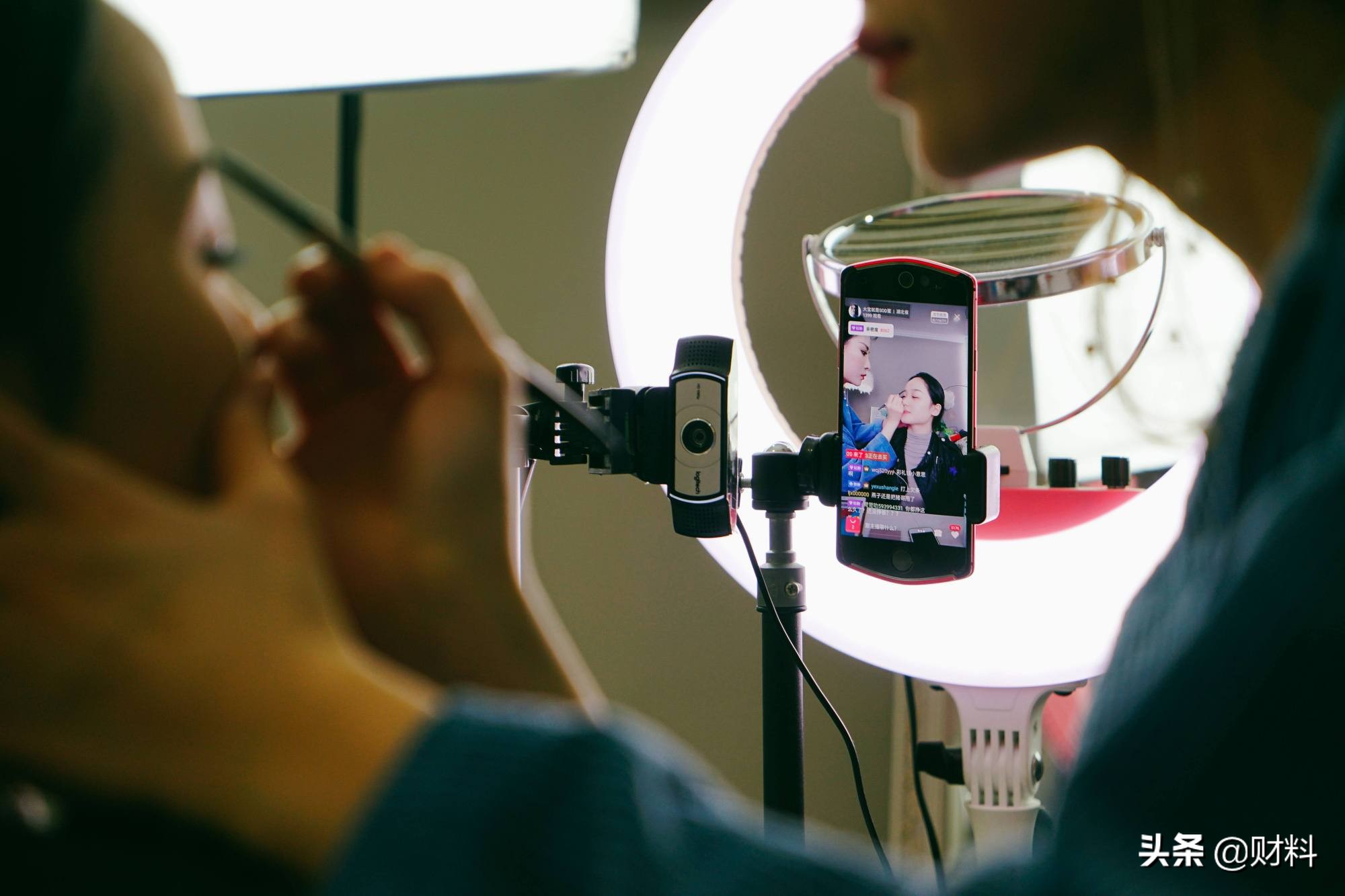 爆火的背后，乱象丛生！这个“风口”行业还能