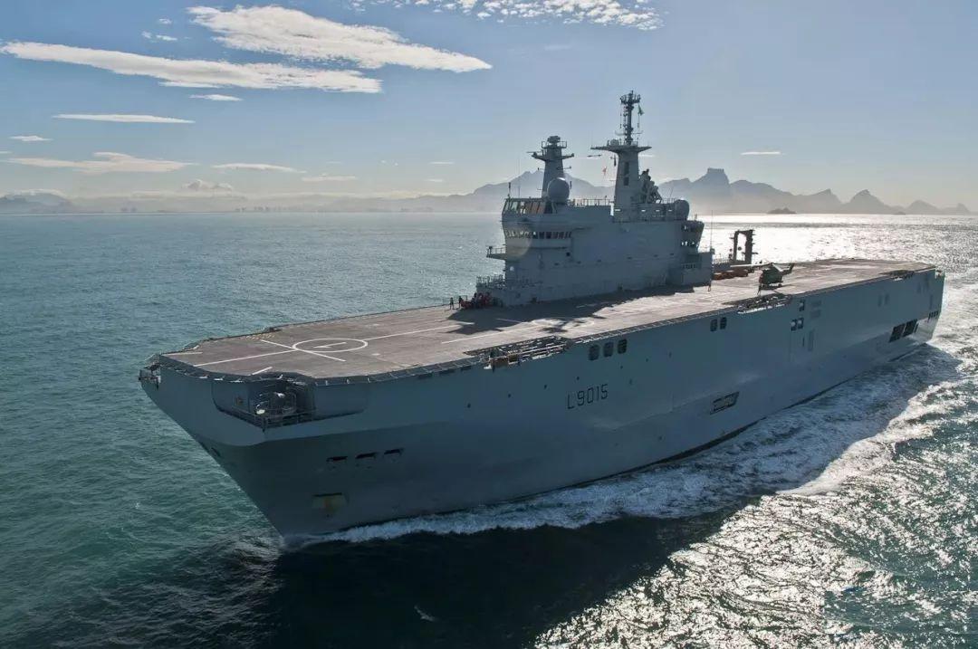 不平静的南海，“老爷舰”来“碰瓷”了