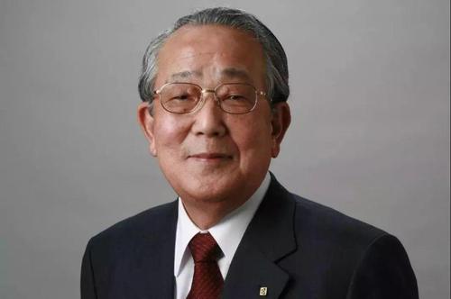 稻盛和夫告诫年轻人：若工作不顺心，我的三点