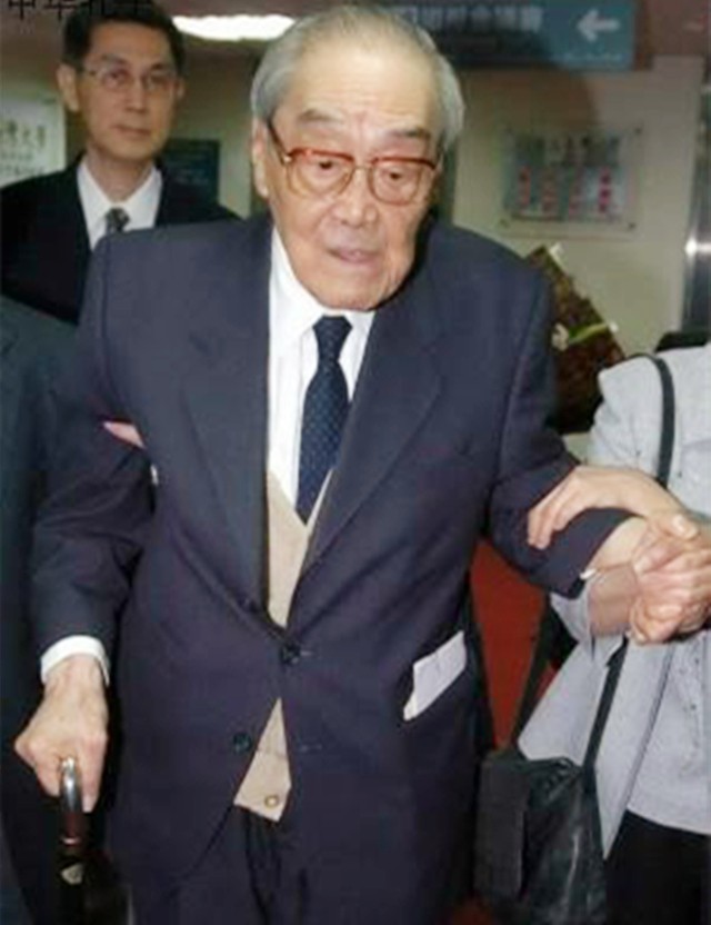 老蒋败守台湾时带走的“大师们”，后来都怎么样了？