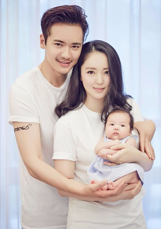 Dong Xuan tomb-sweeping day takes a daughter to plant tree, small dimple of 5 years old grows more beautiful more, work to be like young adult