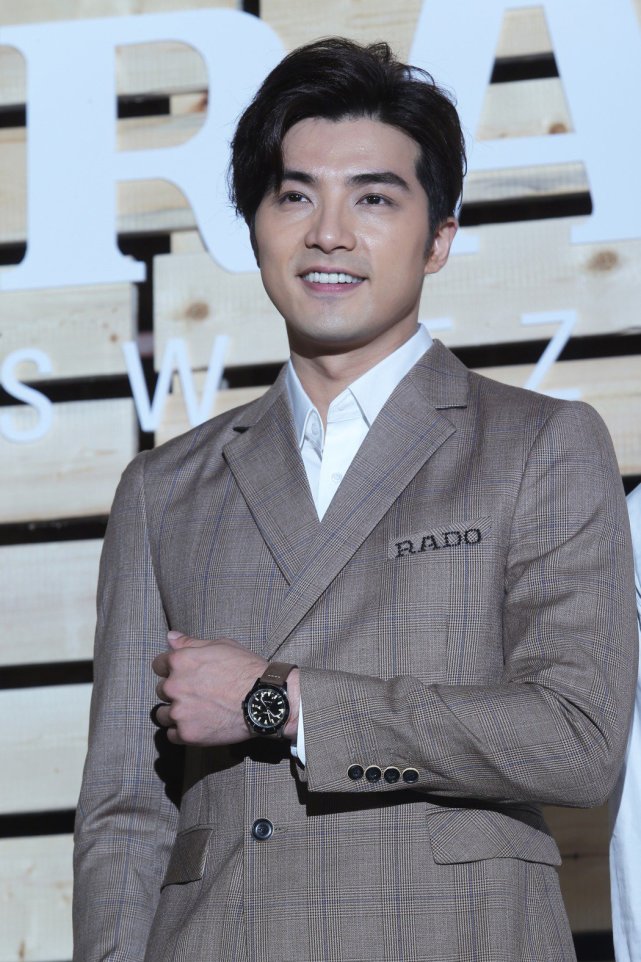 贺军翔不想要处女座宝宝，太太提前剖腹诞下“狮子”小女儿