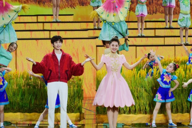 终于等到周杰伦，“全场最忙”黄子韬！2021春晚，难忘今宵