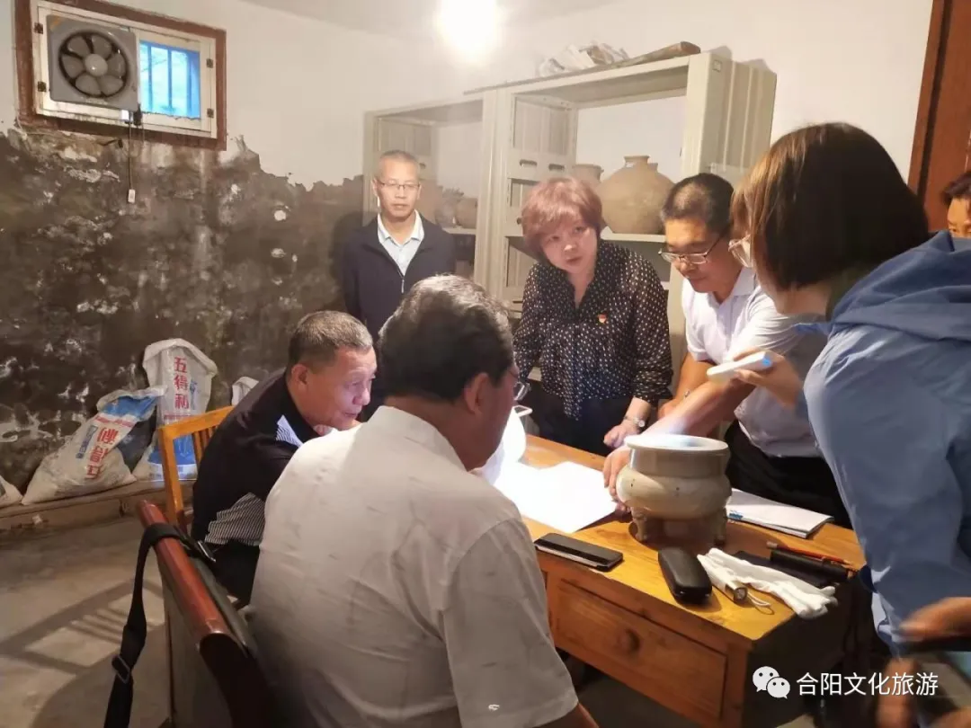 省文物局鑒定中心專家組來(lái)合陽(yáng)縣博物館開展文物鑒定定級(jí)工作