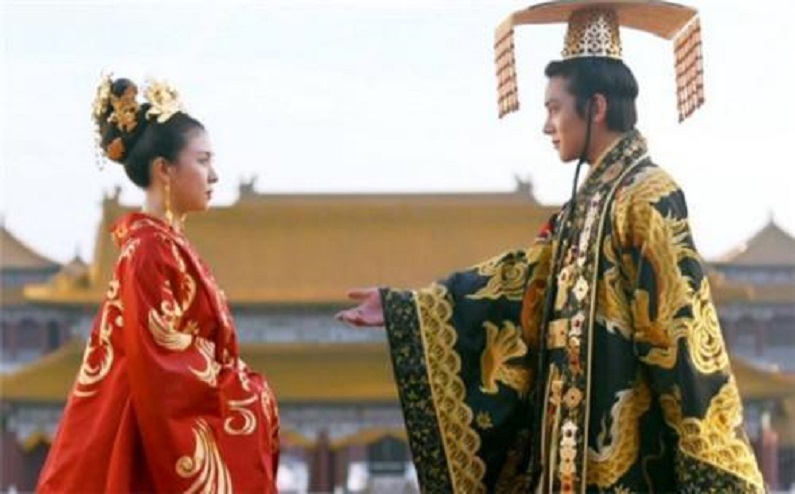 一外国美人 却成中国皇后 掌权后第一件事 派军剿灭自己母国 阿玛谈史 Mdeditor