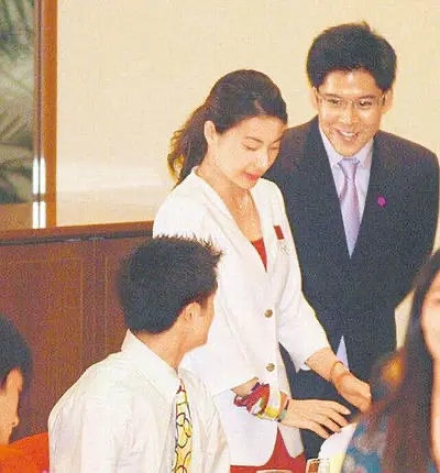 霍启刚郭晶晶恋爱史：赌王做媒的神仙爱情，同样也要“死缠烂打”