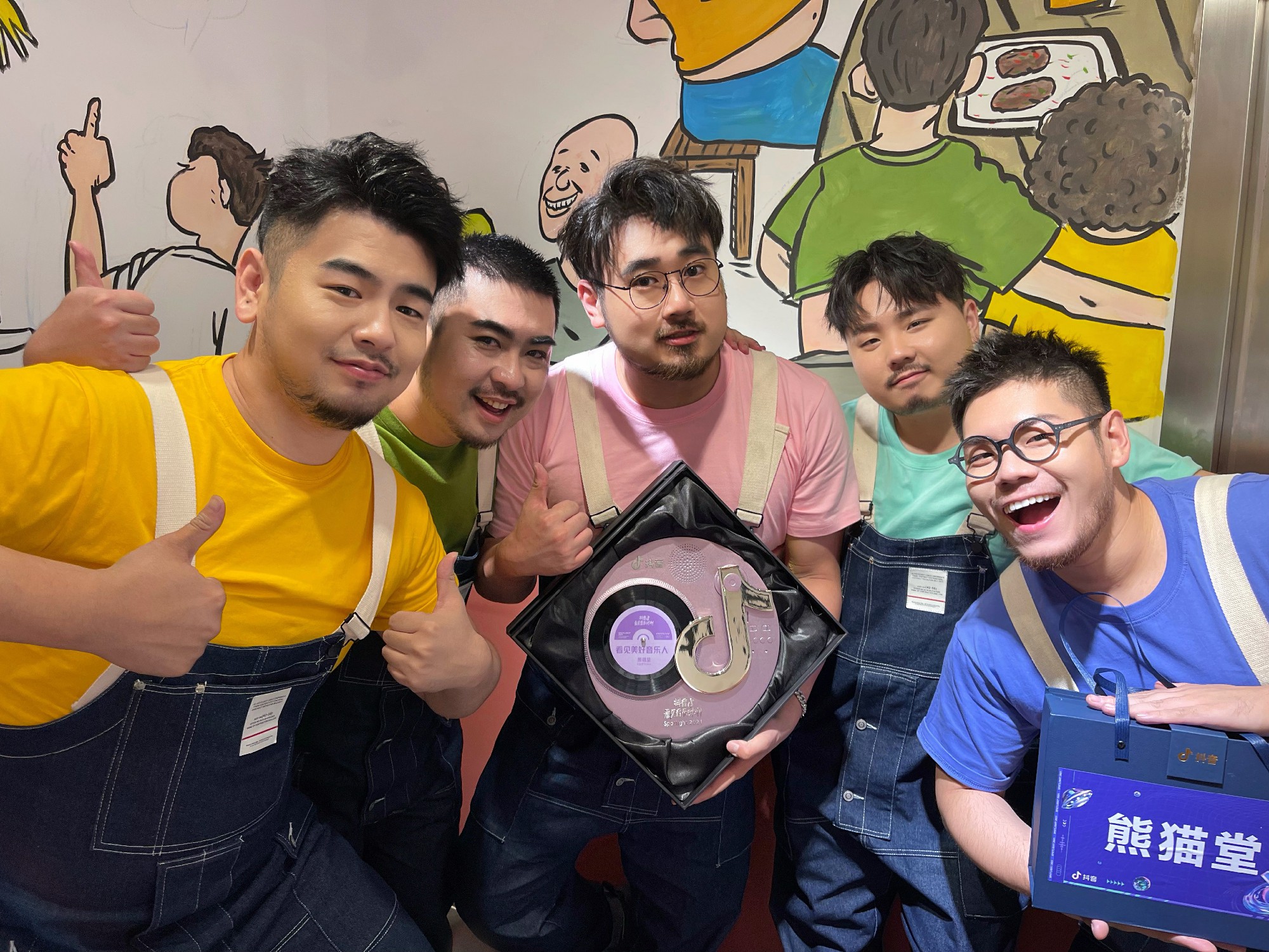 熊猫堂获"抖音看见音乐计划 看见美好音乐人"奖-影