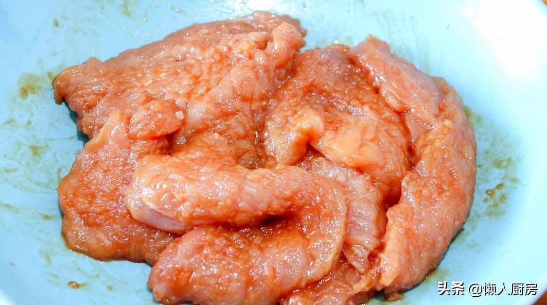 豬排別油炸，這樣簡單處理後的豬排，吃起來很香，根本不會柴