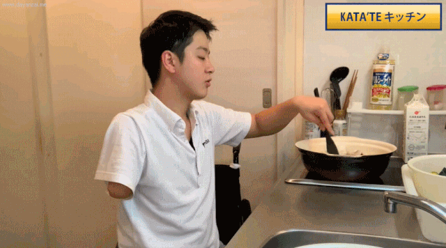 超励志！29岁日本帅哥因事故失去手脚，却治愈了百万网友