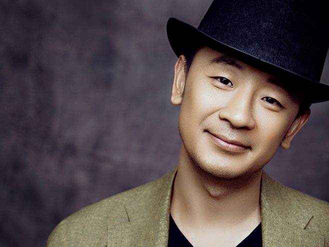 黄海波携美貌妻子首开直播，欲想转行带货直播