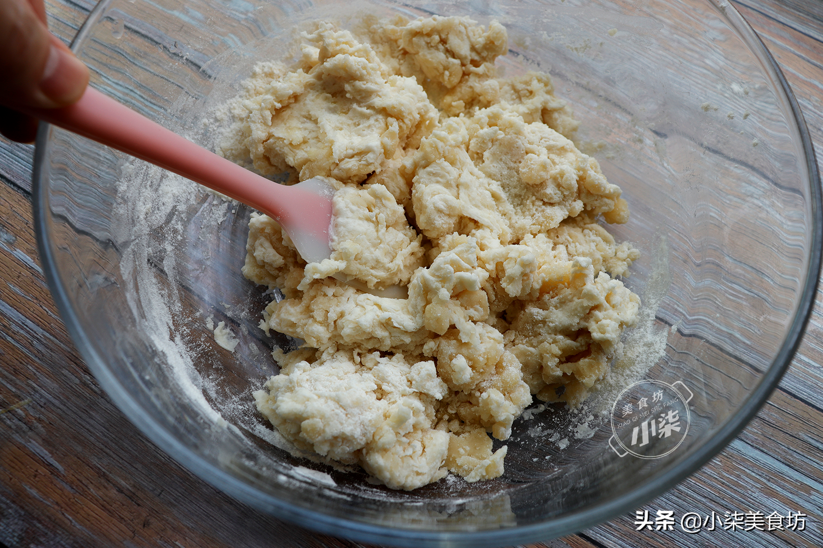 爱吃绿豆饼快收藏，学会不用买，皮薄馅大酥的掉渣，做法超级简单
