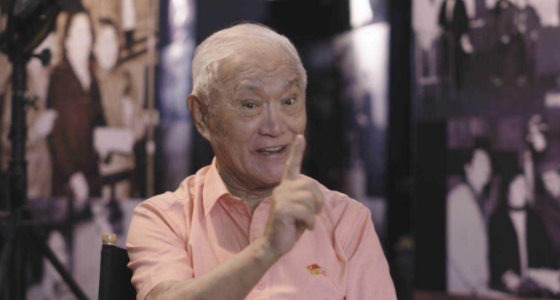 国家一级演员牛犇，住老年公寓自己剪发，儿子