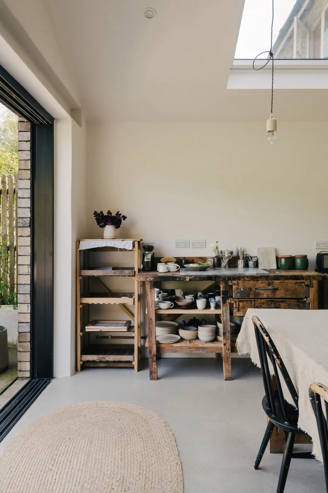 39岁富二代舍弃豪宅 带着两娃住乡下农舍 种菜喂鸡摘果 Bierenjia De