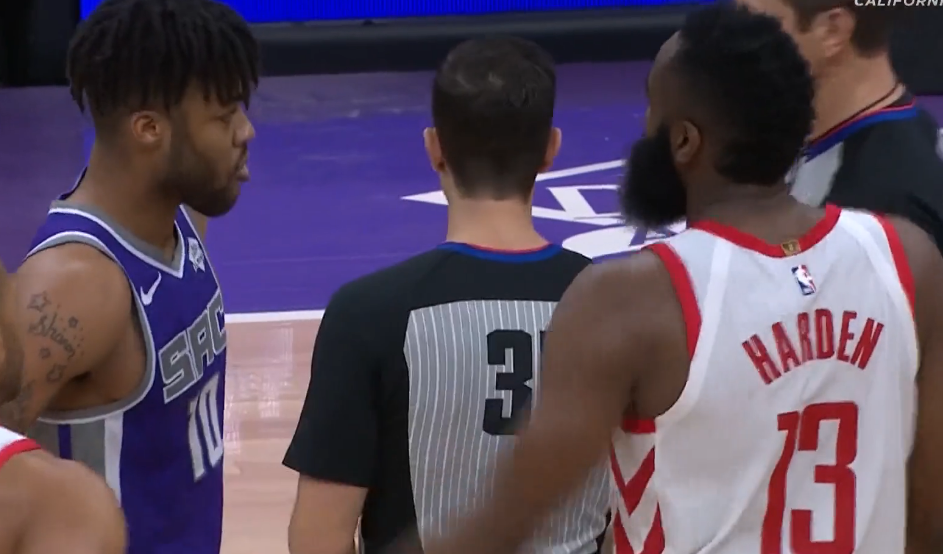 哈登胡子,格林戈登同时冲出,哈登怒目而视