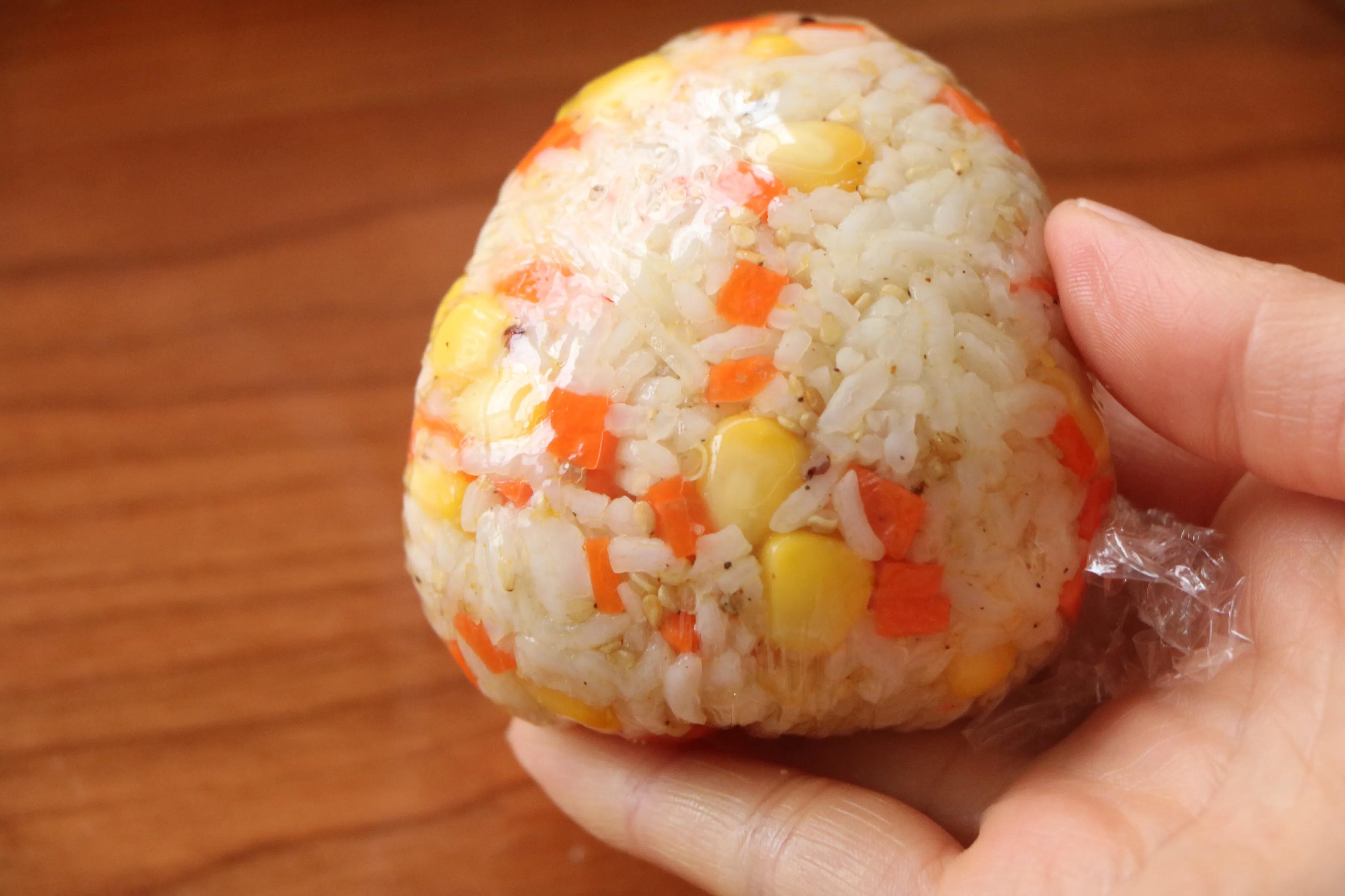 剩米飯簡單加工一下，瞬間變成高級美食，外出野餐，既方便又美味