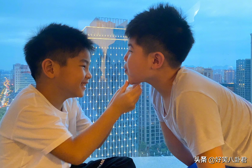 胡可晒安吉小鱼儿贴名牌照，观众以为去录《跑男》，沙溢忙澄清