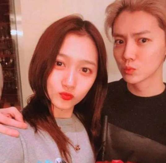 鹿晗关晓彤突传分手！火速“爆”上热搜第一，